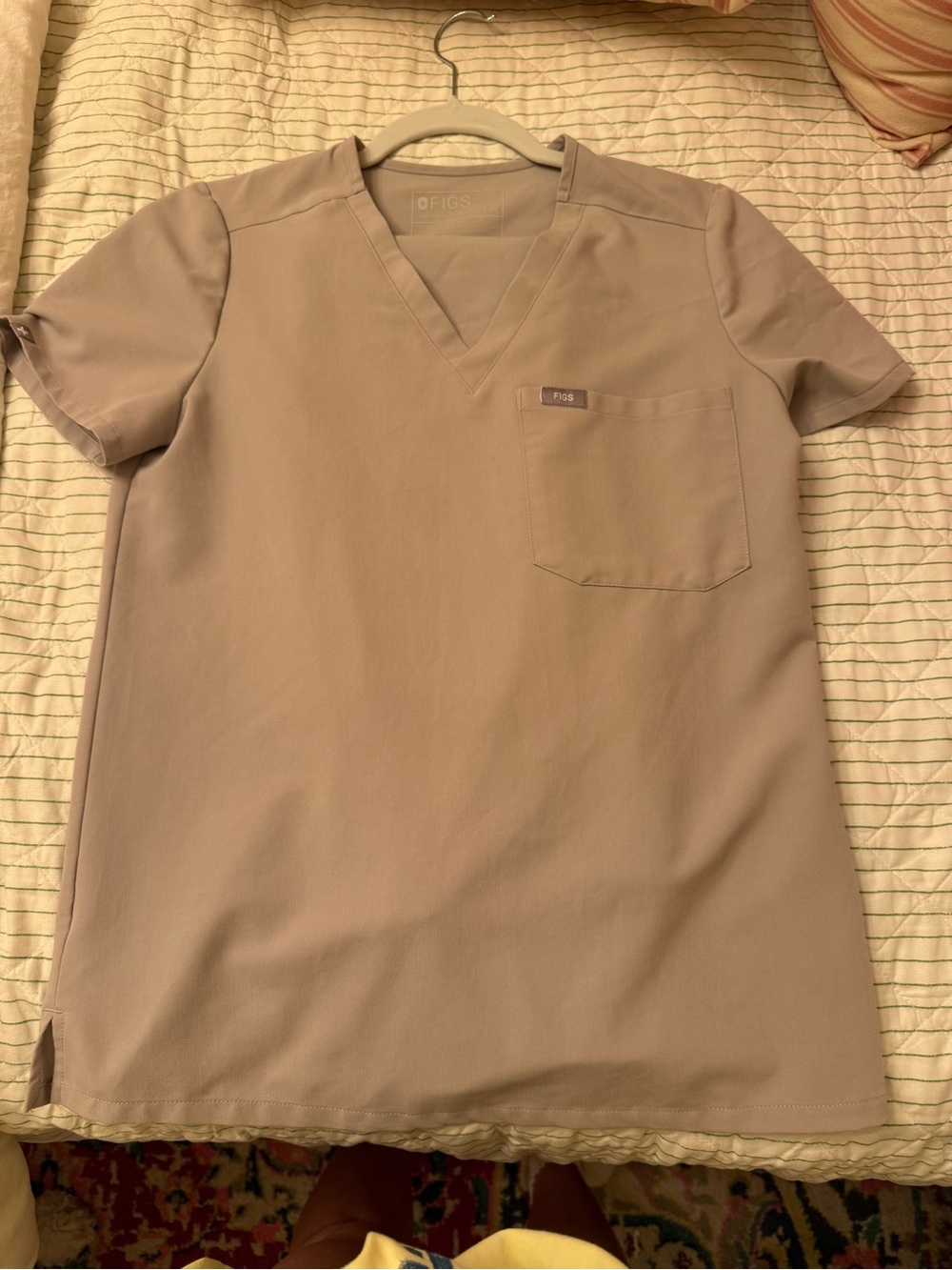 FIGS Set Women’s Catarina Scrub Top and Zamora Jogger Scrub Pant